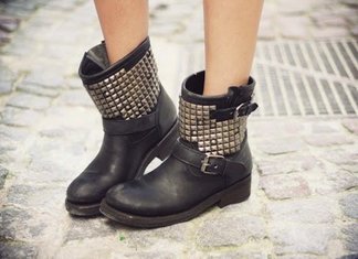 Indecisa sugli stivali? Scegli i Biker Boots Biker Boots High Low Cost Accessori Scarpe Sportivi Tendenza 2014