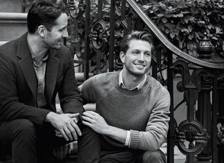 Una coppia gay per Tiffany, l’amore in chiave moderna Coppia Gay Per Tiffany Testimonial Campagna Brand Anelli Collane