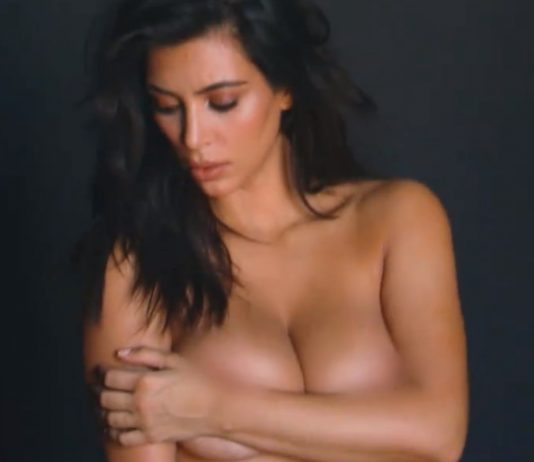 Kim Kardashian nuda prima di un altro figlio – VIDEO Kim Kardashian Nuda Sunday Kayne West Figli