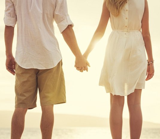 Il tuo lui è innamorato? Ecco 5 modi per capirlo Lui Ancora Innamorato Lei Coppia Amore Cinque Consigli Utili Per Capirlo 2015