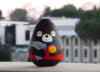 Kenzo, bambole omaggio alle vittime di Fukushima Takada Kenzo Bambole Omaggio Vittime Fukushima 2015