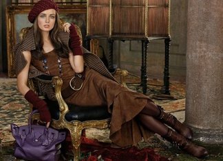 Suede P/E 2015, capi e accessori in stile scamosciato Tendenza Suede Primavera Estate 2015 Gucci Chanel Chloe Maison Camoscio Sfilata Proposte Outfit Low Cost