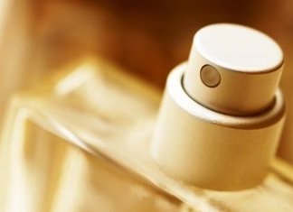 Come scegliere il profumo più adatto a te? scegliere-il-profumo-top