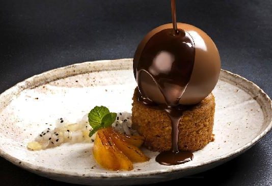 Chocolate ball, la sfera di cioccolato che si scioglie