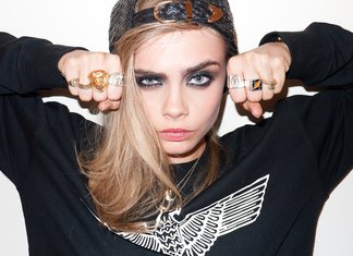 Cara Delevingne si confessa: «Il fashion system? È orribile»