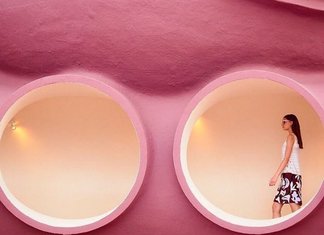 Cruise Collection Dior a Cannes: la sfilata al Bubble Palace di Cardin