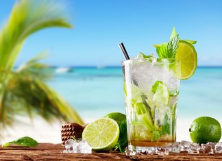 Lezioni di Cocktail: ricetta originale Mojito ricetta-originale-mojito-fresh-mojito-cocktail-in-glass