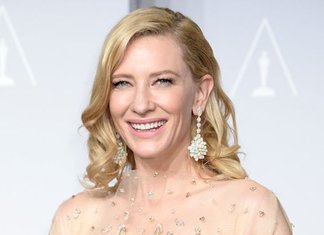 La smentita di Cate Blanchett: “Non sono omosessuale” smentita di cate blanchett cannes