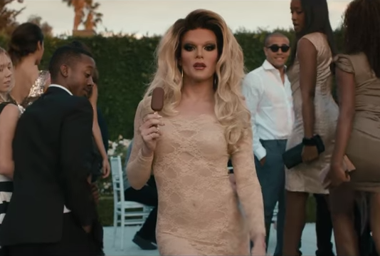 Spot Magnum 2015 contro il pregiudizio verso i transessuali VIDEO