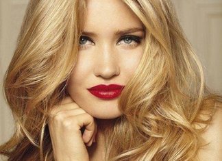 Come curare i capelli biondi