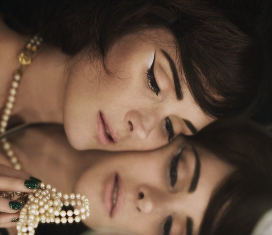 Marc Jacobs ha scelto chi rappresenterà la sua collezione make-up per il 2016: Winona Ryder